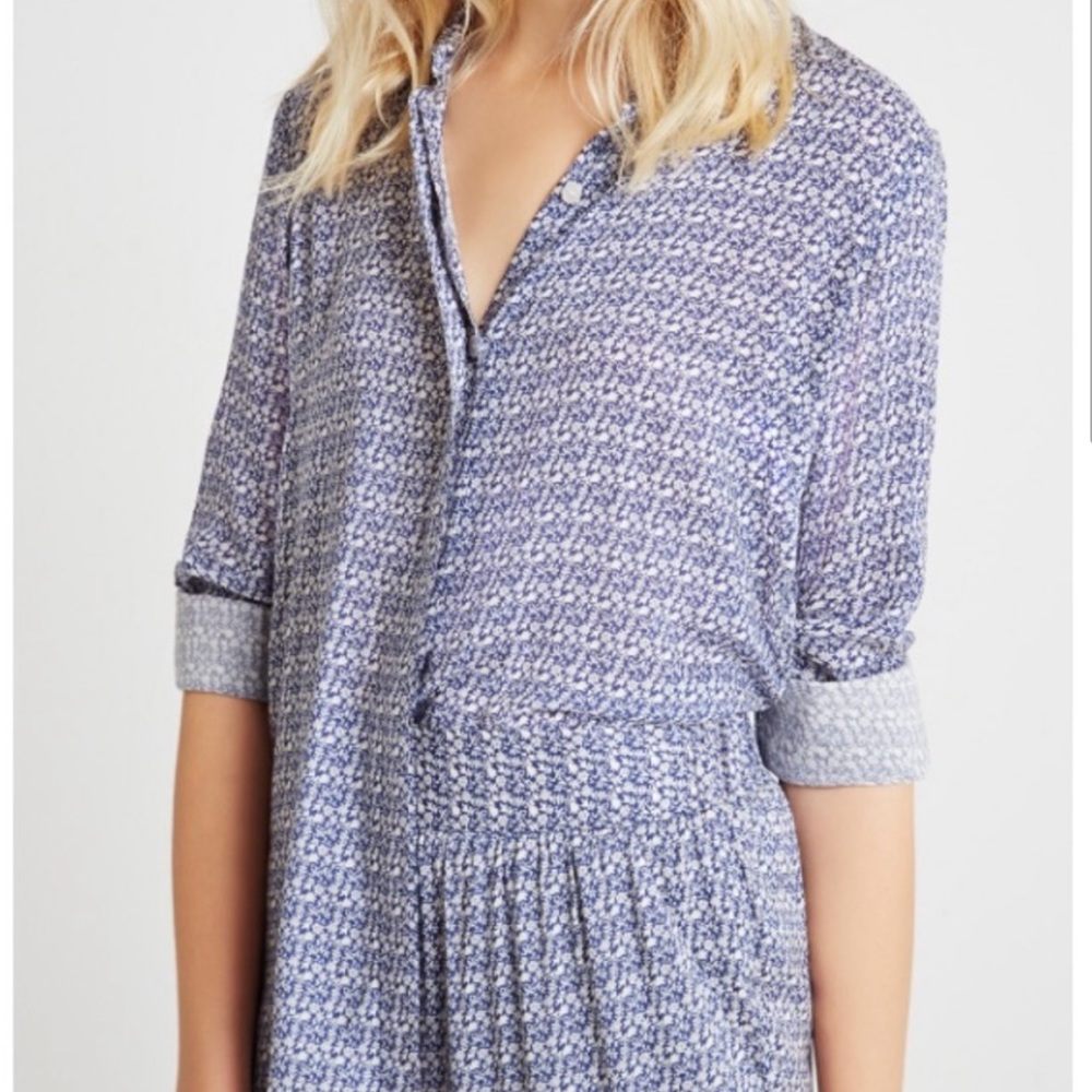 BCBG Floral Button Down Open Back Blouse White Navy Long Sleeve Collared Top